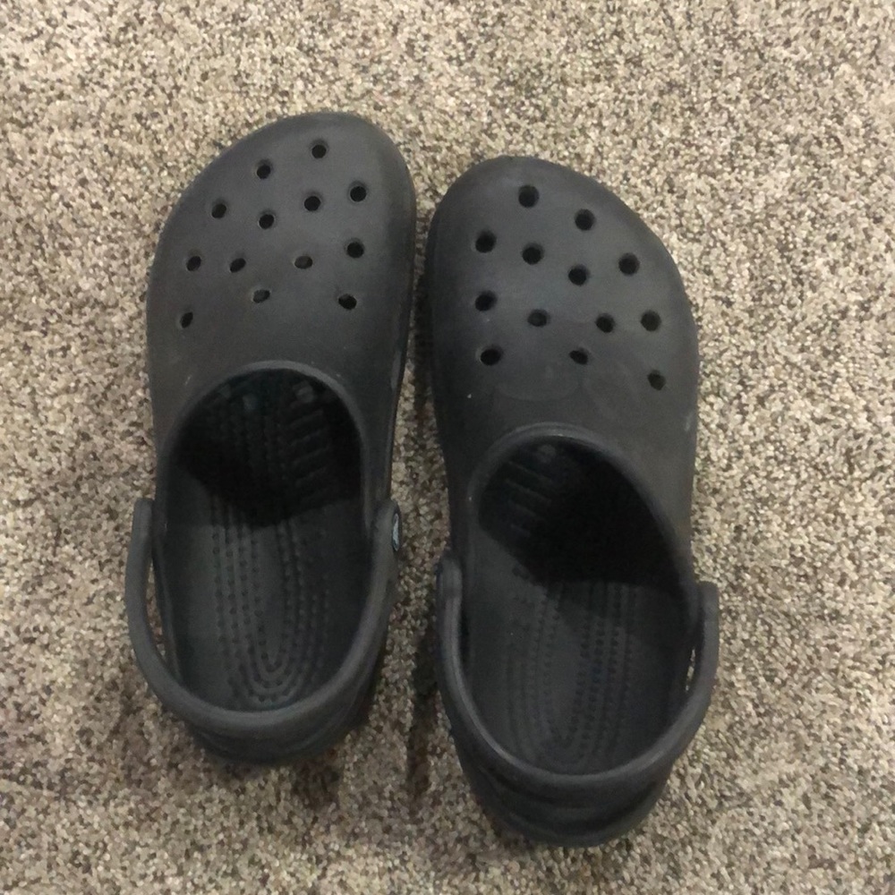 black crocs